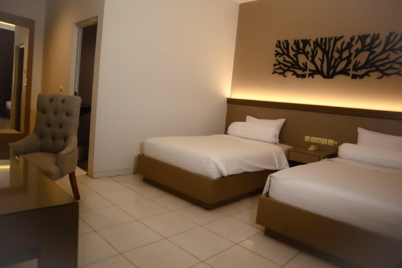 Front One Resort Indraloka Temanggung Eksteriør billede