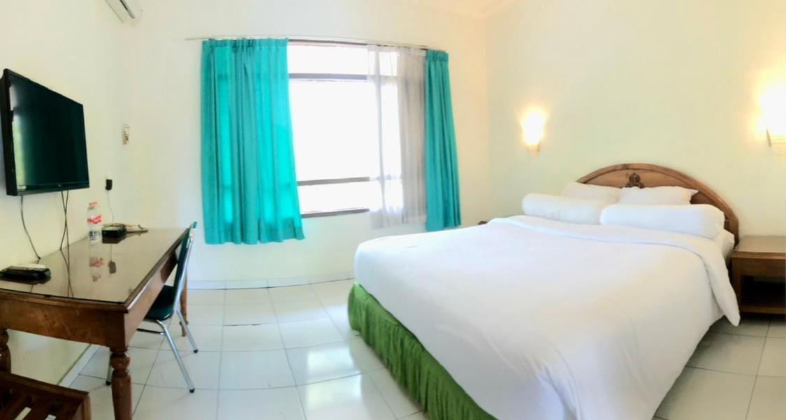 Front One Resort Indraloka Temanggung Eksteriør billede
