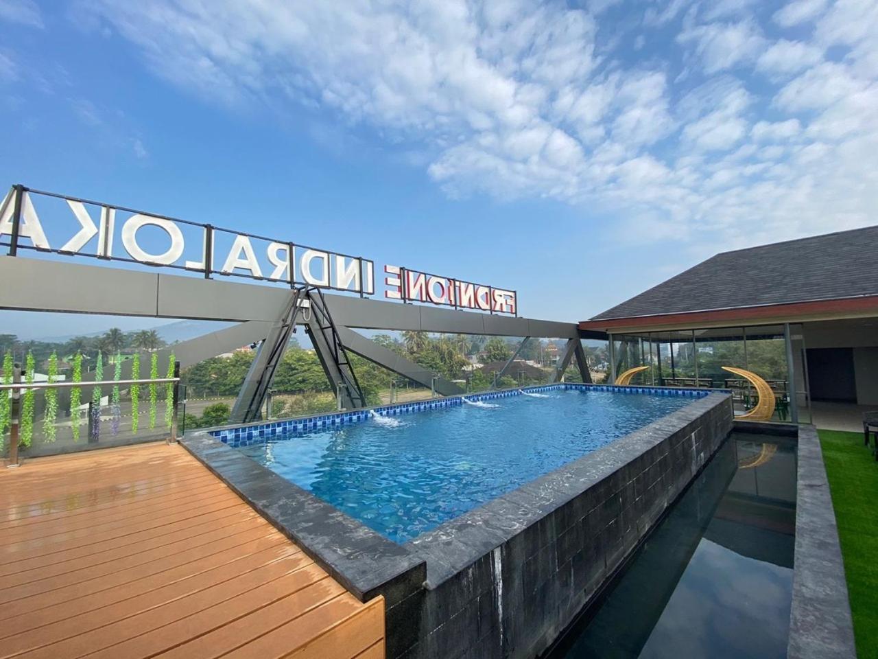 Front One Resort Indraloka Temanggung Eksteriør billede