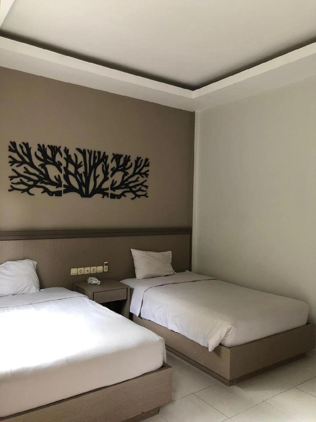 Front One Resort Indraloka Temanggung Eksteriør billede